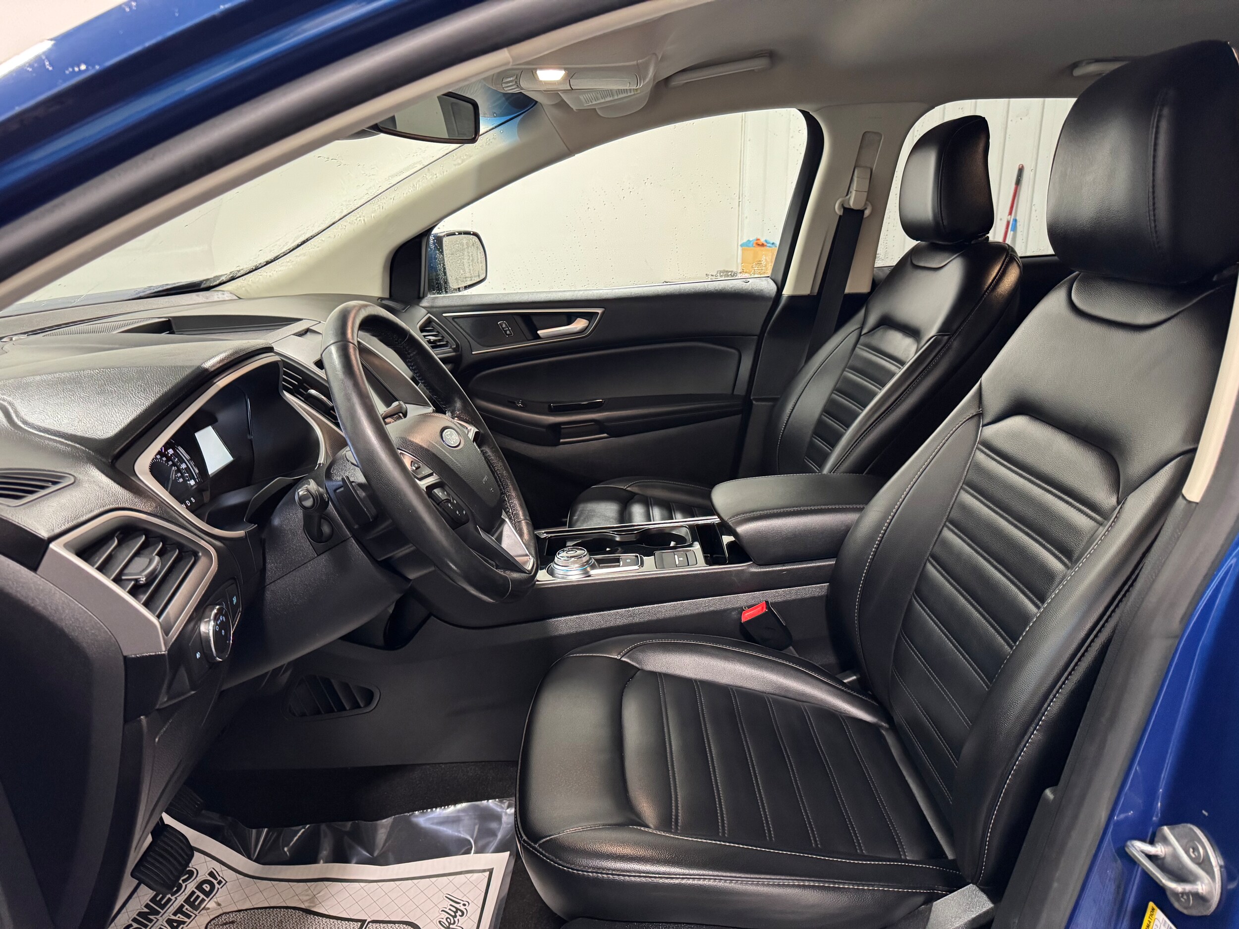 2020 Ford Edge SEL photo 4