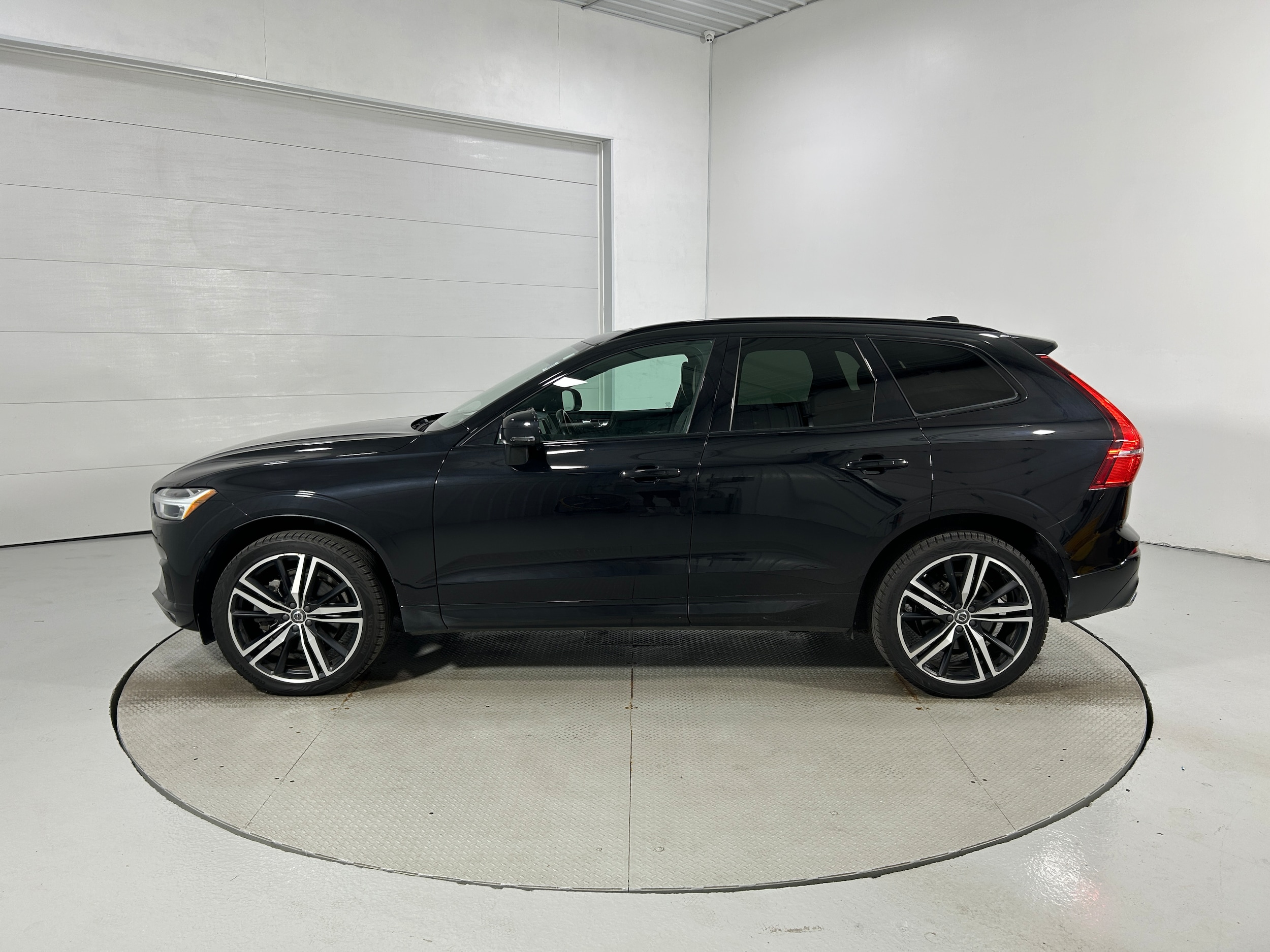 2020 Volvo XC60 R-Design - Photo 20