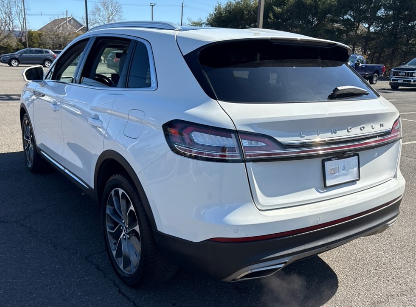 View vehicle photo 5