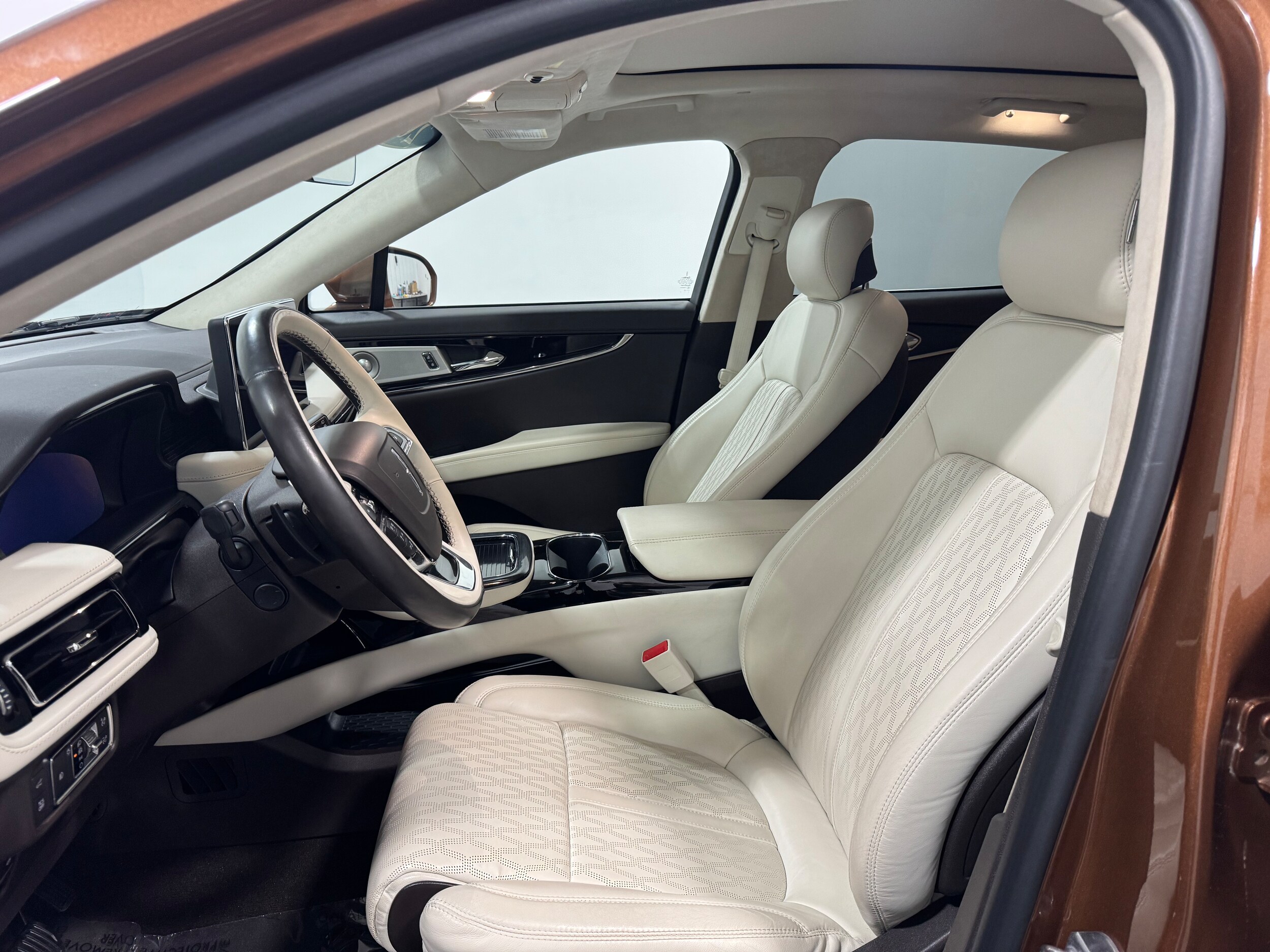 2021 Lincoln Nautilus Black Label photo 3