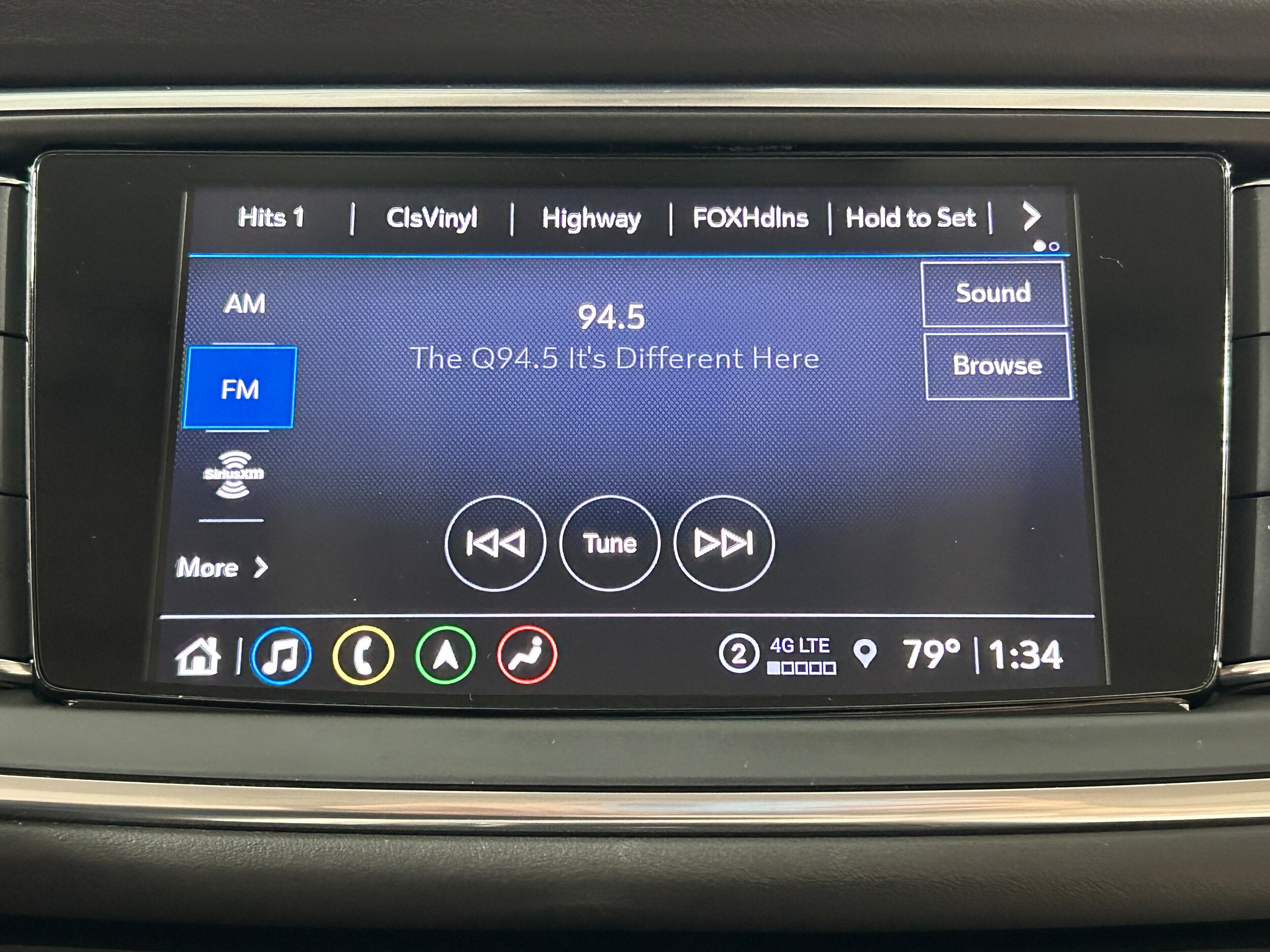 2023 Buick Enclave Essence photo 3