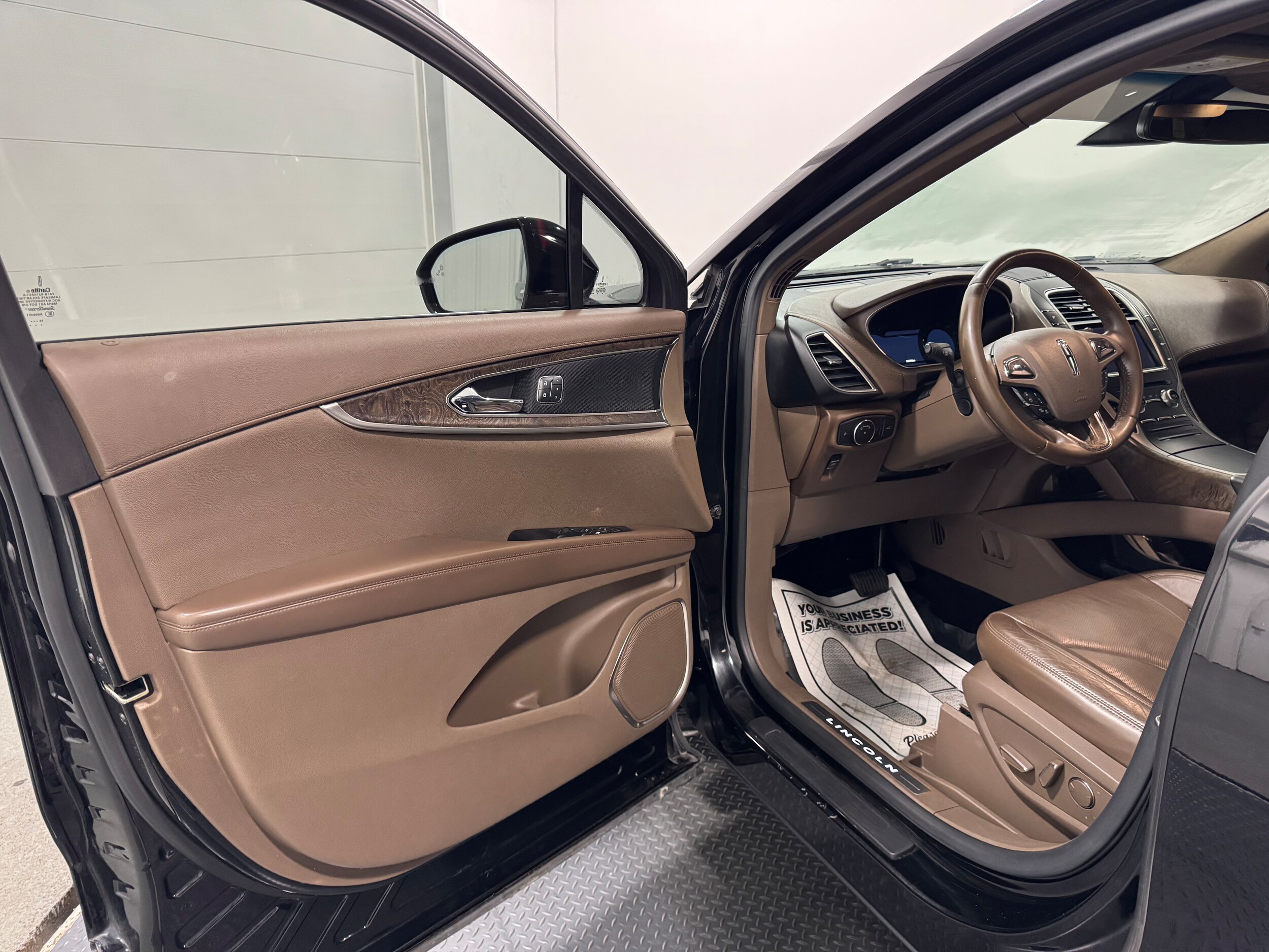 2016 Lincoln MKX Reserve photo 2