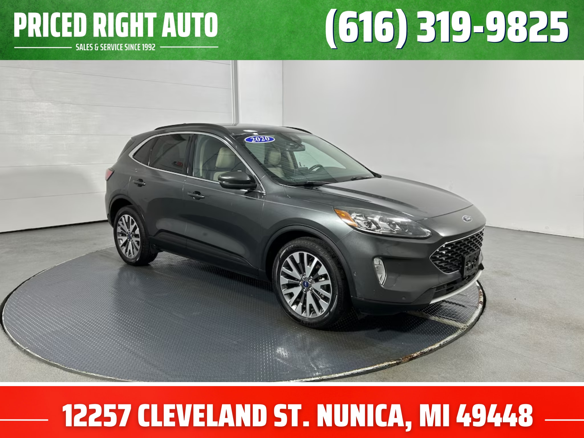 2020 Ford Escape Titanium's photo