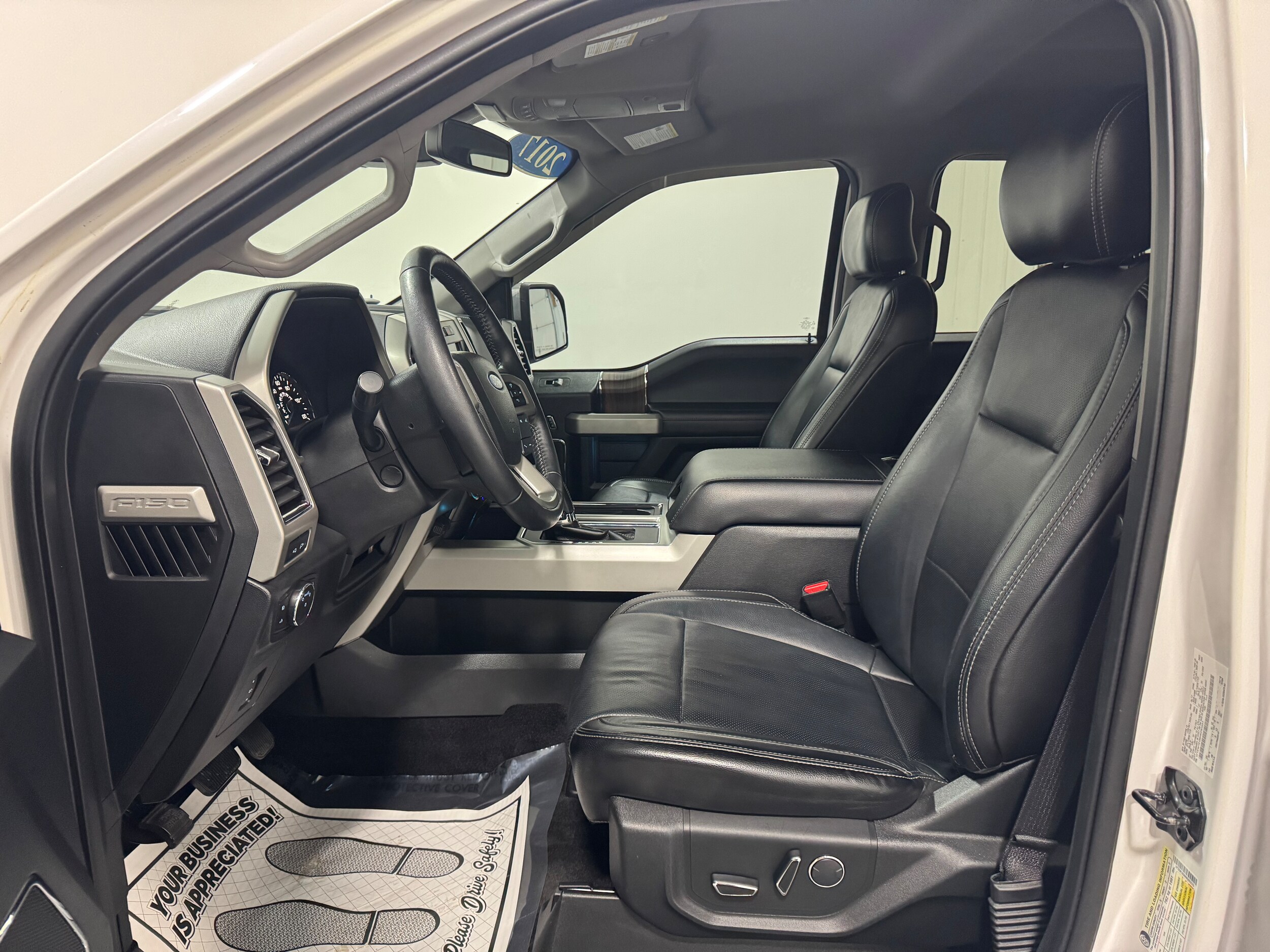 2017 Ford F-150 Lariat photo 3