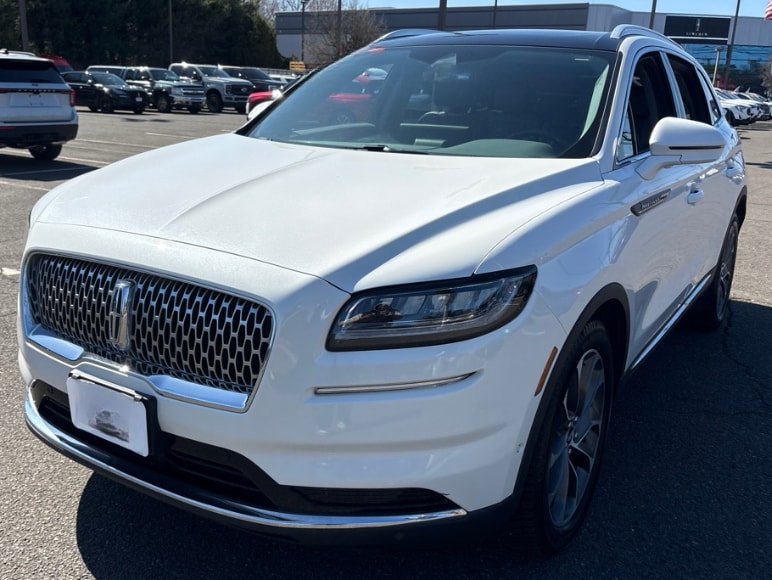 View vehicle photo 3