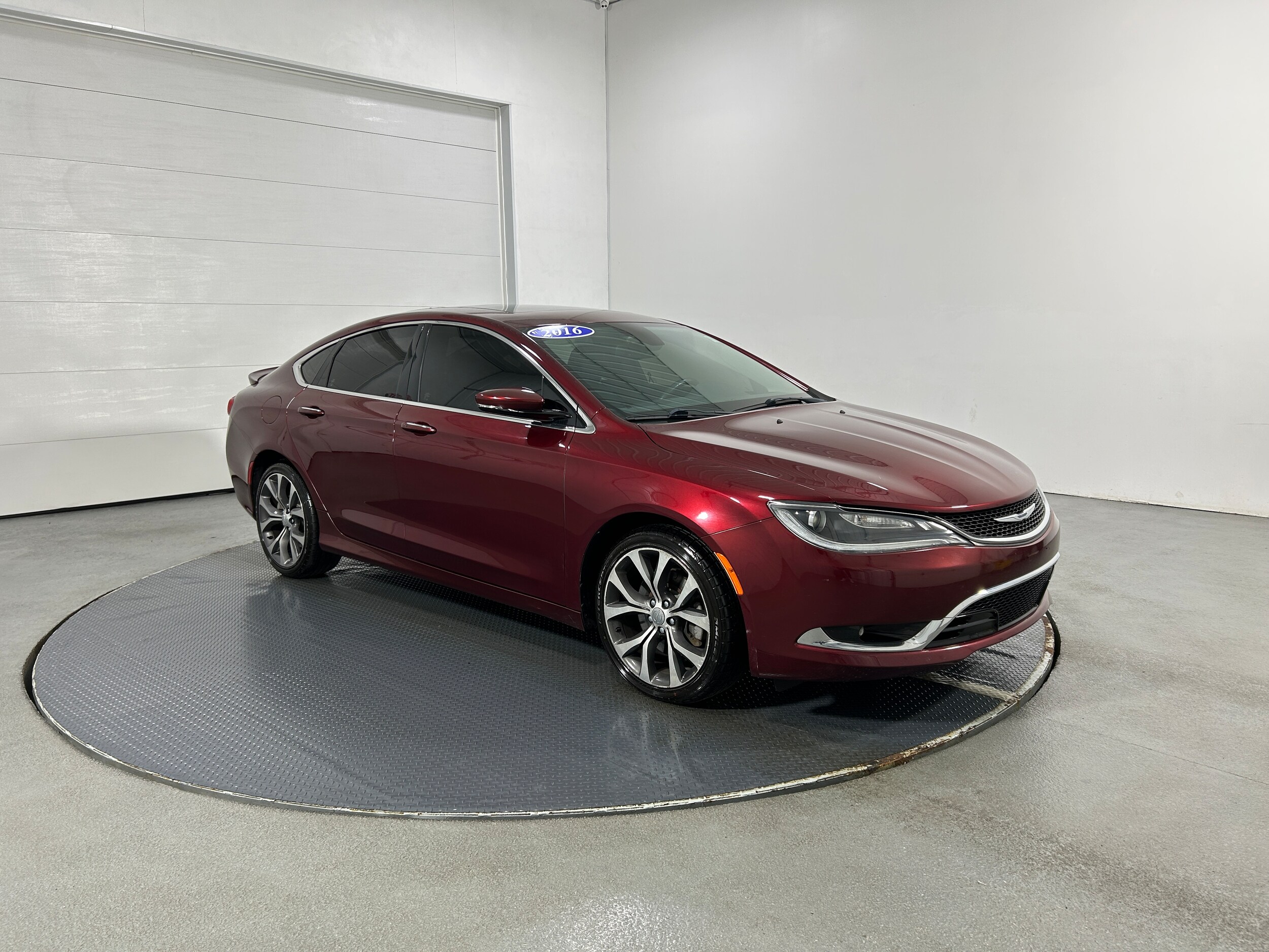 2016 Chrysler 200 C photo 2