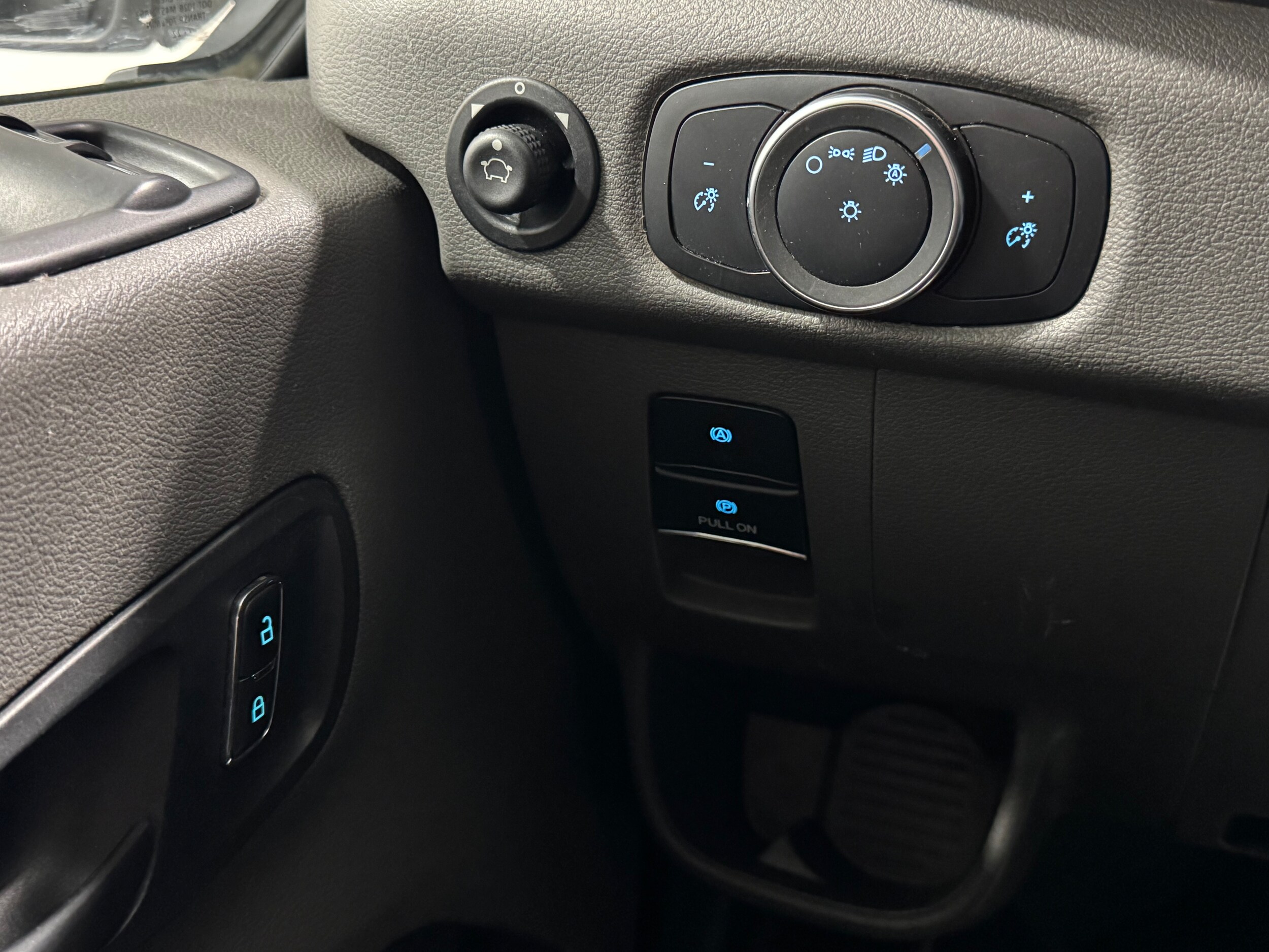 2022 Ford Transit photo 3