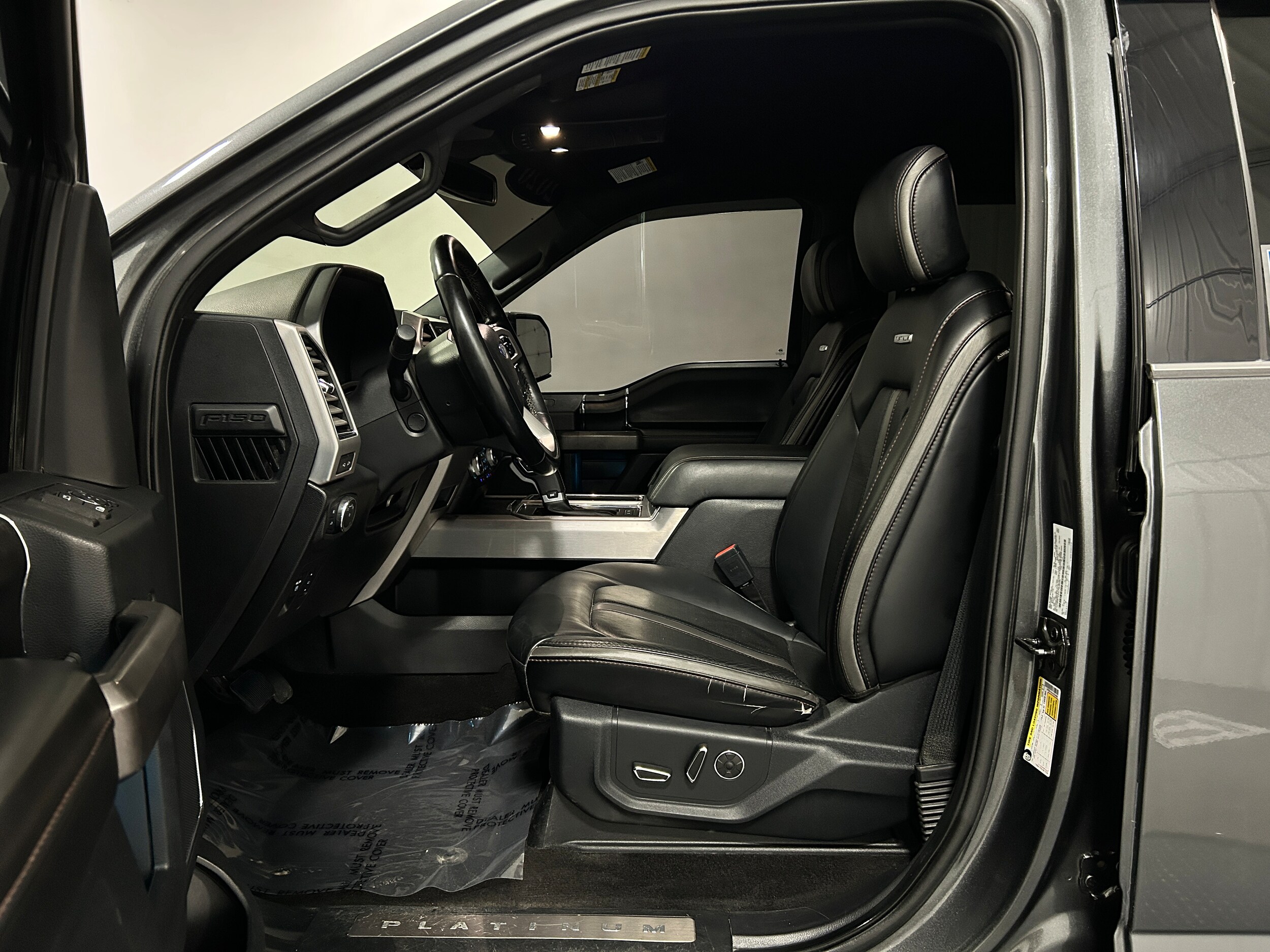 2020 Ford F-150 Platinum photo 3