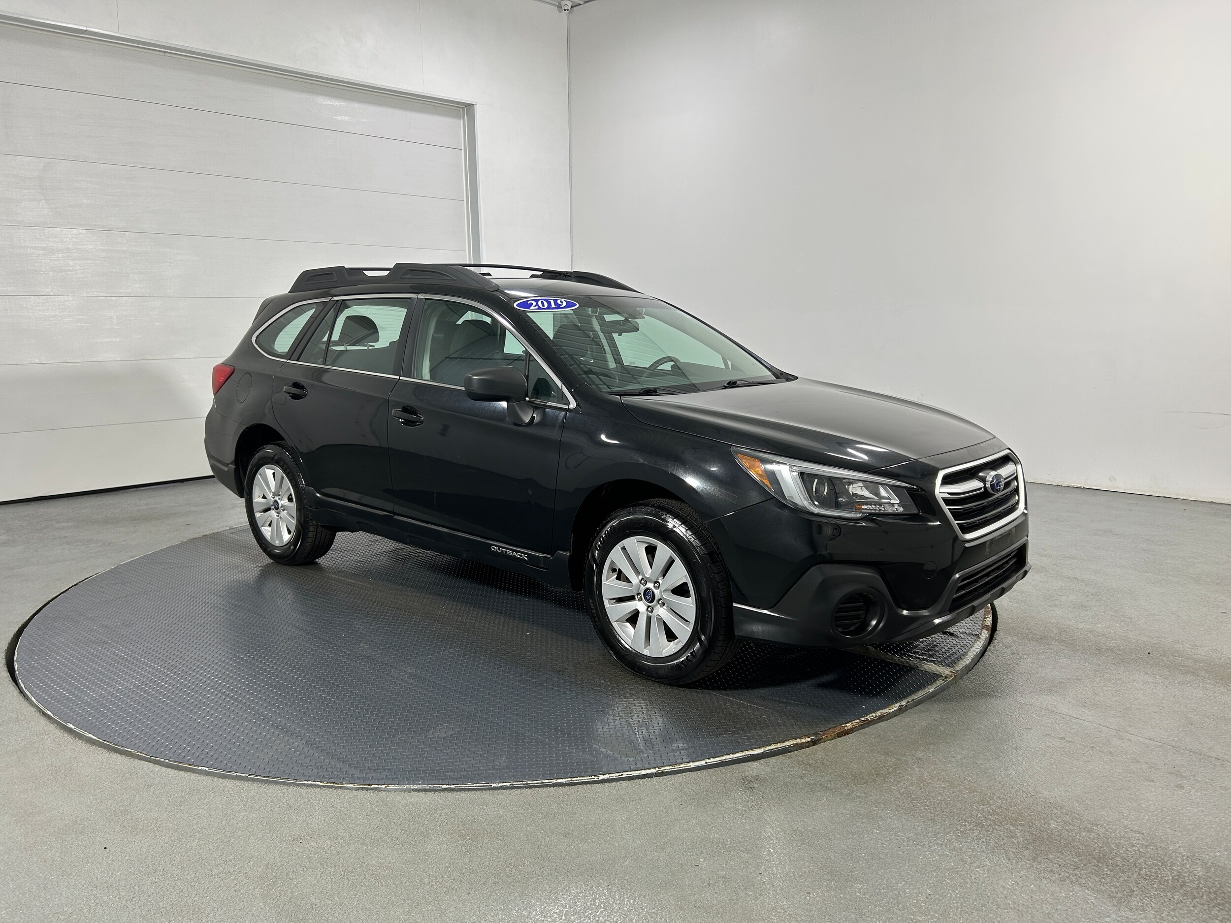 2019 Subaru Outback 2.5i photo 2