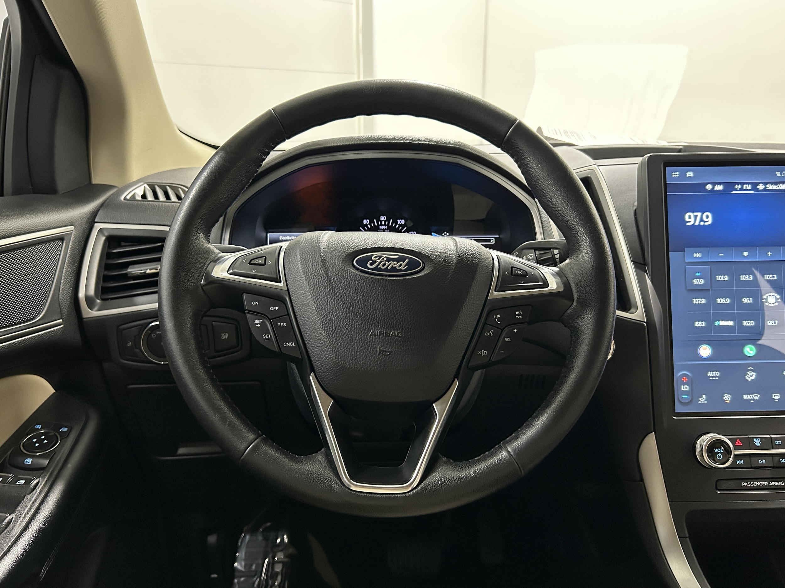2022 Ford Edge SEL - Photo 13