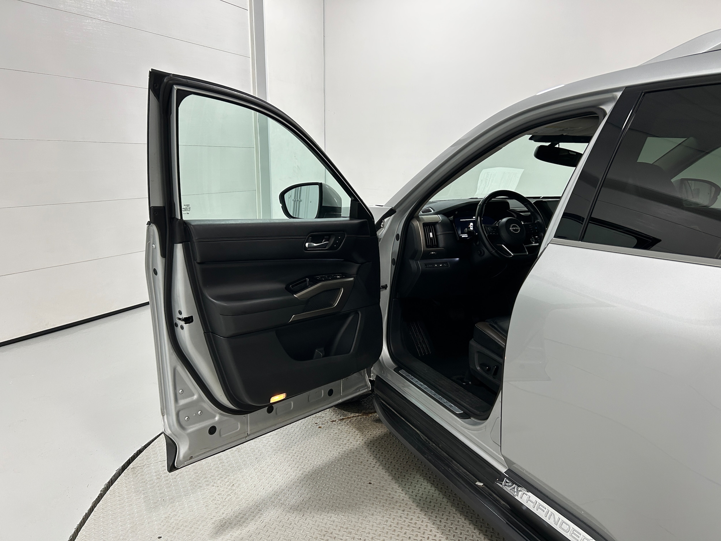 2022 Nissan Pathfinder Platinum - Photo 23