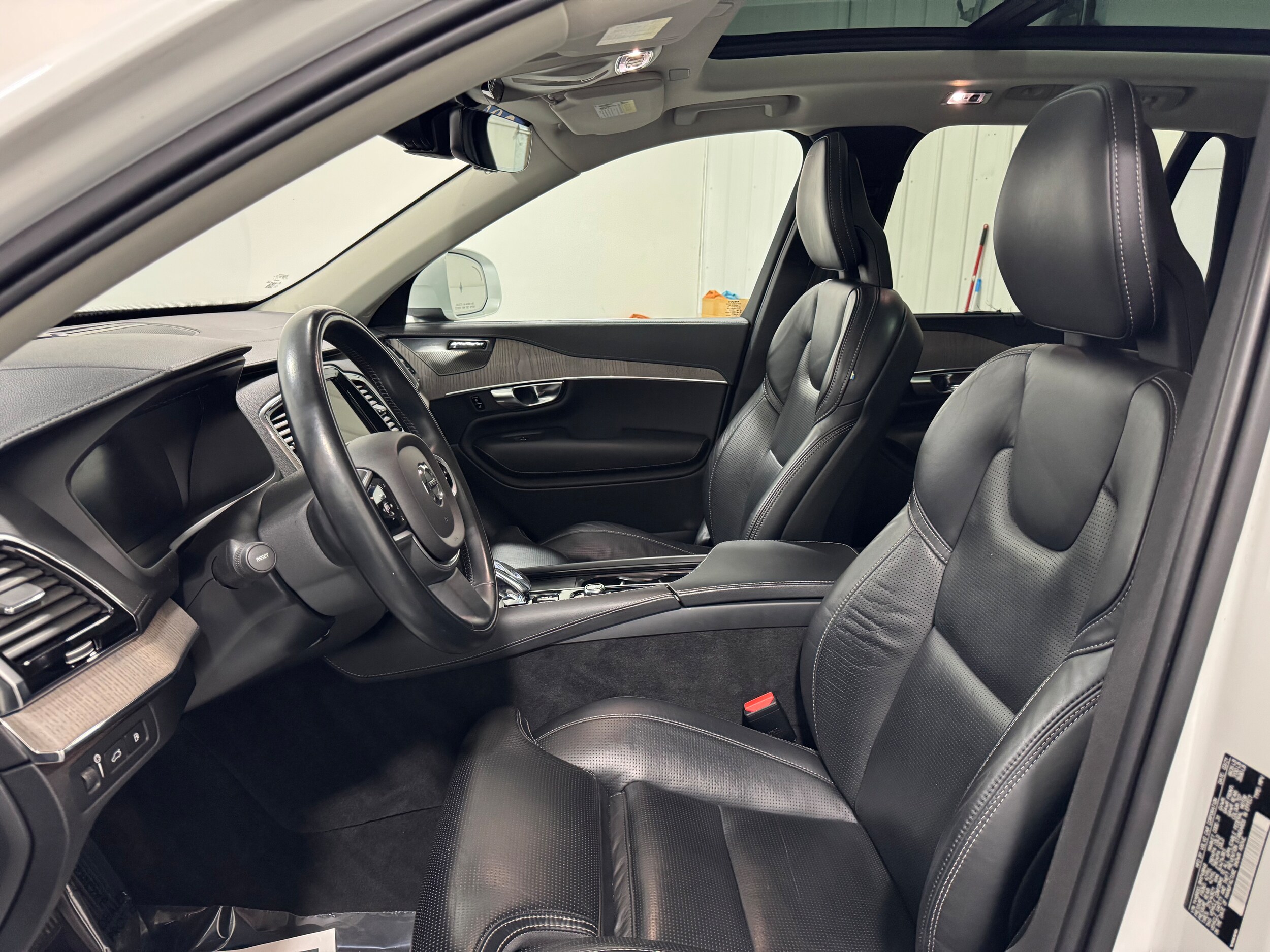 2021 Volvo XC90 Recharge T8 Inscription photo 4