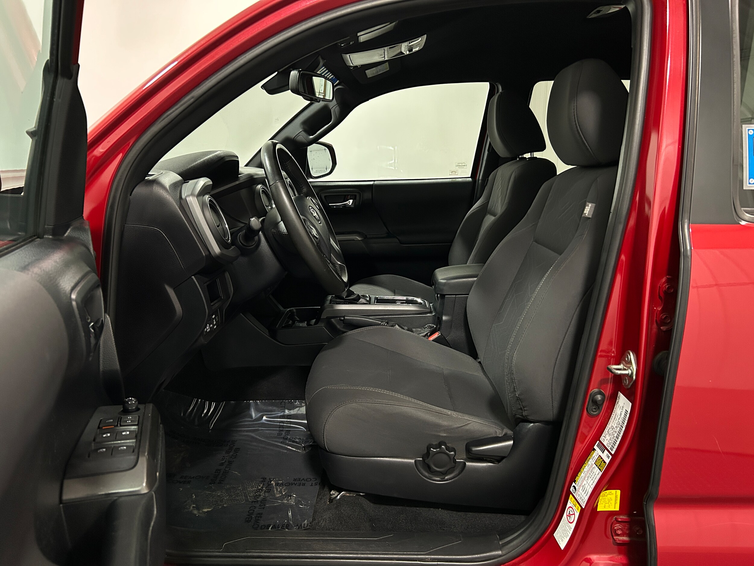 2019 Toyota Tacoma TRD Sport photo 3