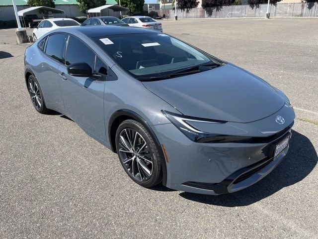 2024 Toyota Prius XLE FWD's photo