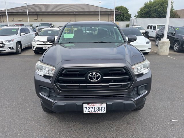 2017 Toyota Tacoma SR5 photo 2