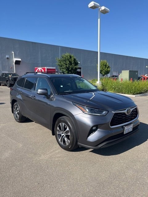 Certified 2021 Toyota Highlander XLE with VIN 5TDHZRBH3MS157976 for sale in Modesto, CA