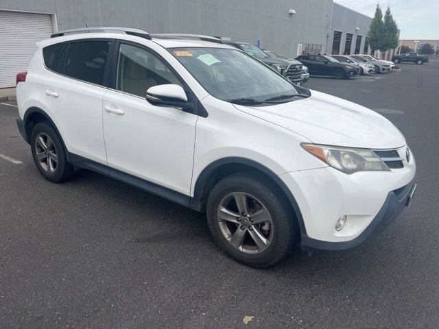 2015 Toyota RAV4 XLE photo 2
