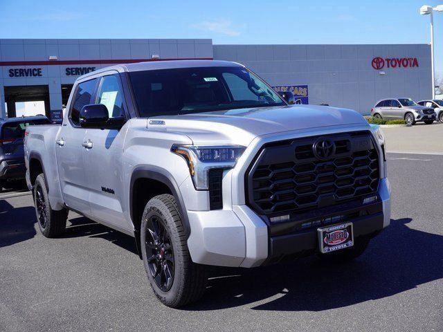 2025 Toyota Tundra Limited - Photo 30