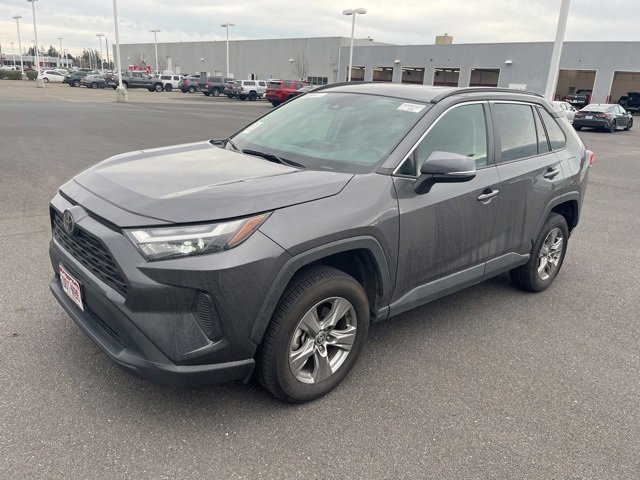 2024 Toyota RAV4 XLE's photo