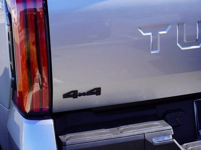 2025 Toyota Tundra Limited - Photo 12