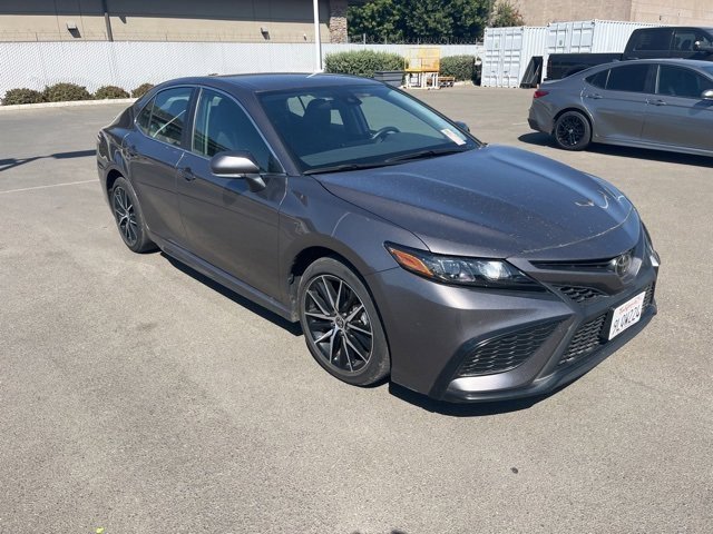 2024 Toyota Camry SE photo 3