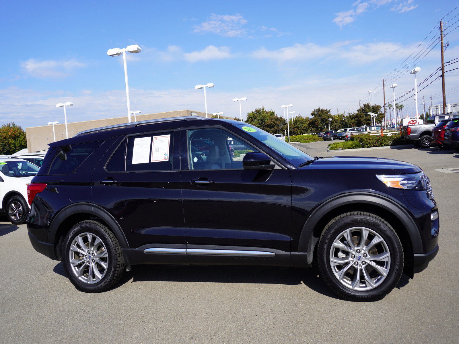 2023 Ford Explorer Limited photo 3