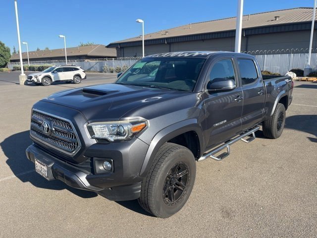 2016 Toyota Tacoma Double Cab photo 2