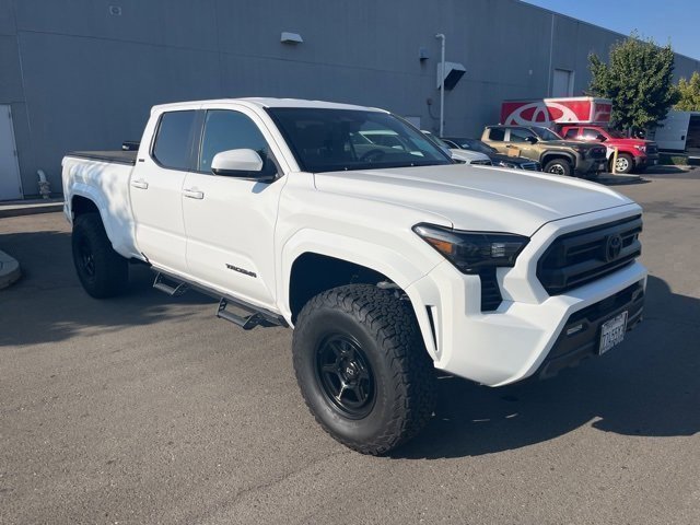 2024 Toyota Tacoma Double Cab photo 2