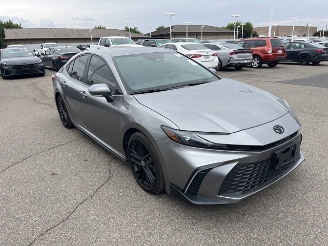 2025 Toyota Camry SE photo 3