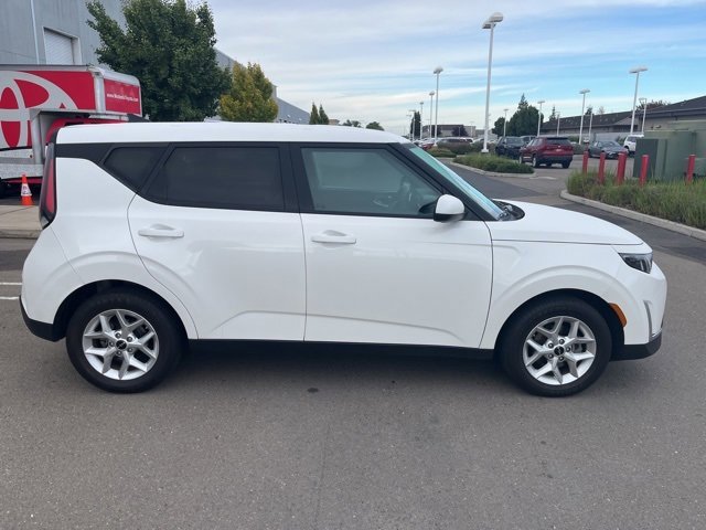 2023 Kia Soul LX photo 4