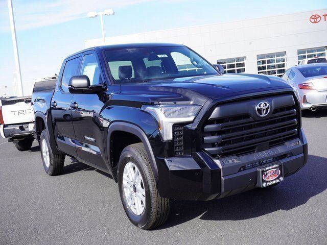 2025 Toyota Tundra SR5 - Photo 26