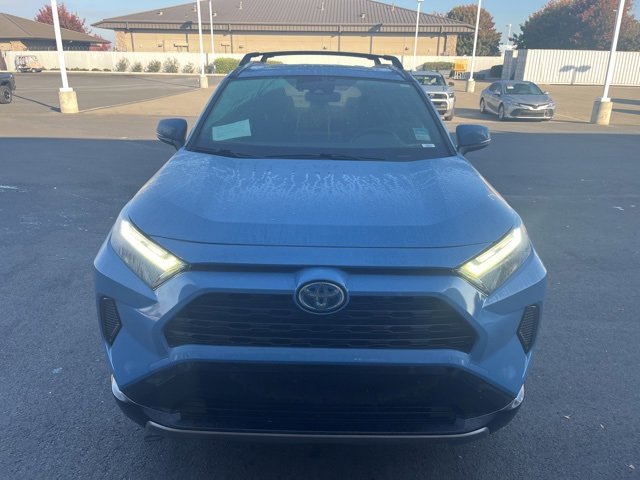 2022 Toyota RAV4 Hybrid SE photo 2