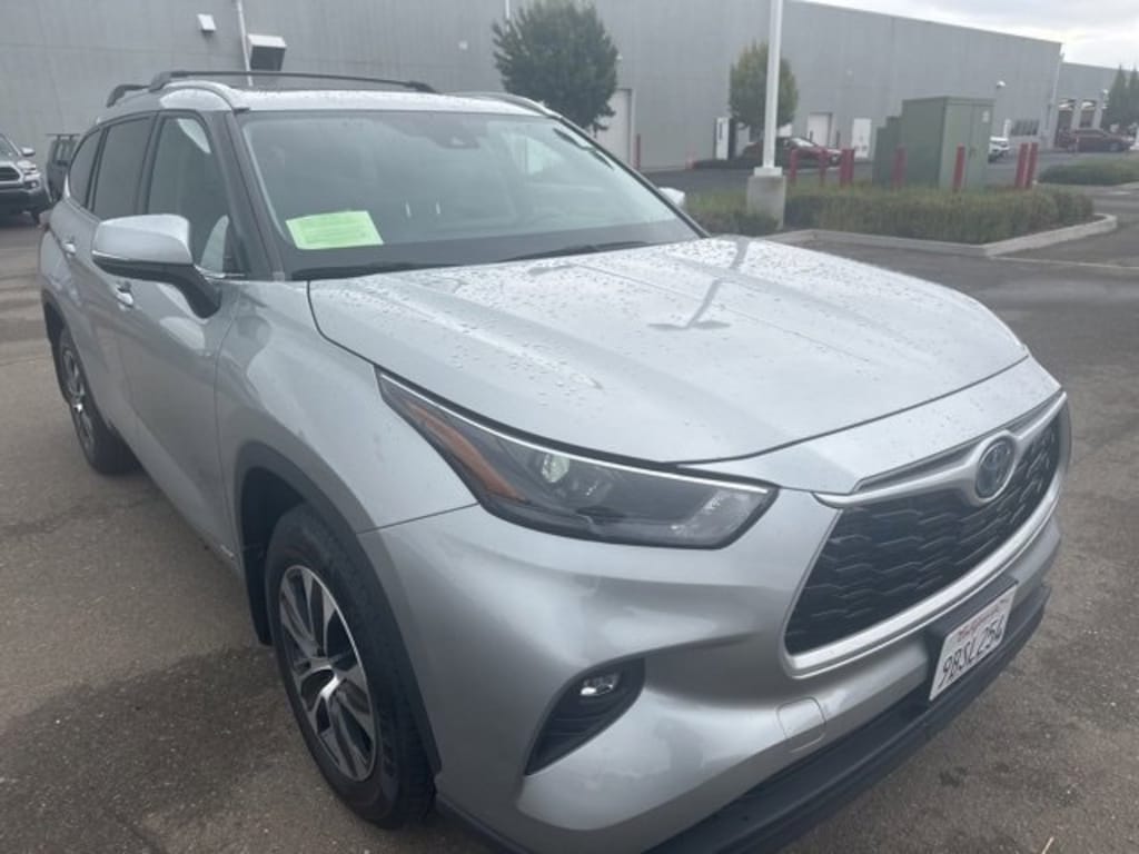 Certified 2022 Toyota Highlander Hybrid XLE SUV
