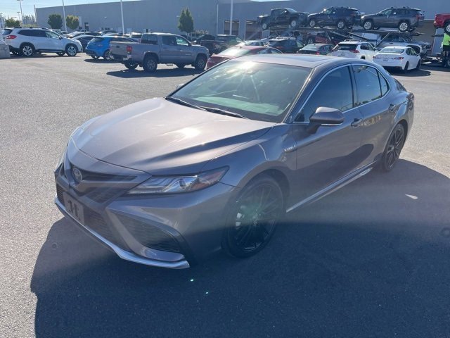 2021 Toyota Camry Hybrid XSE photo 3