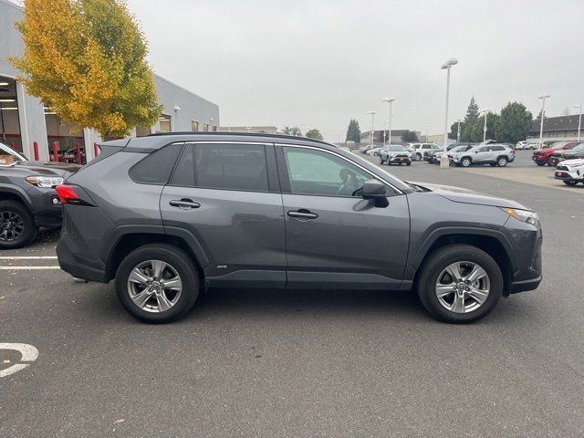 2024 Toyota RAV4 Hybrid LE photo 4