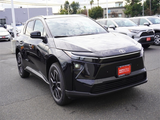 2026 Toyota bZ XLE's photo