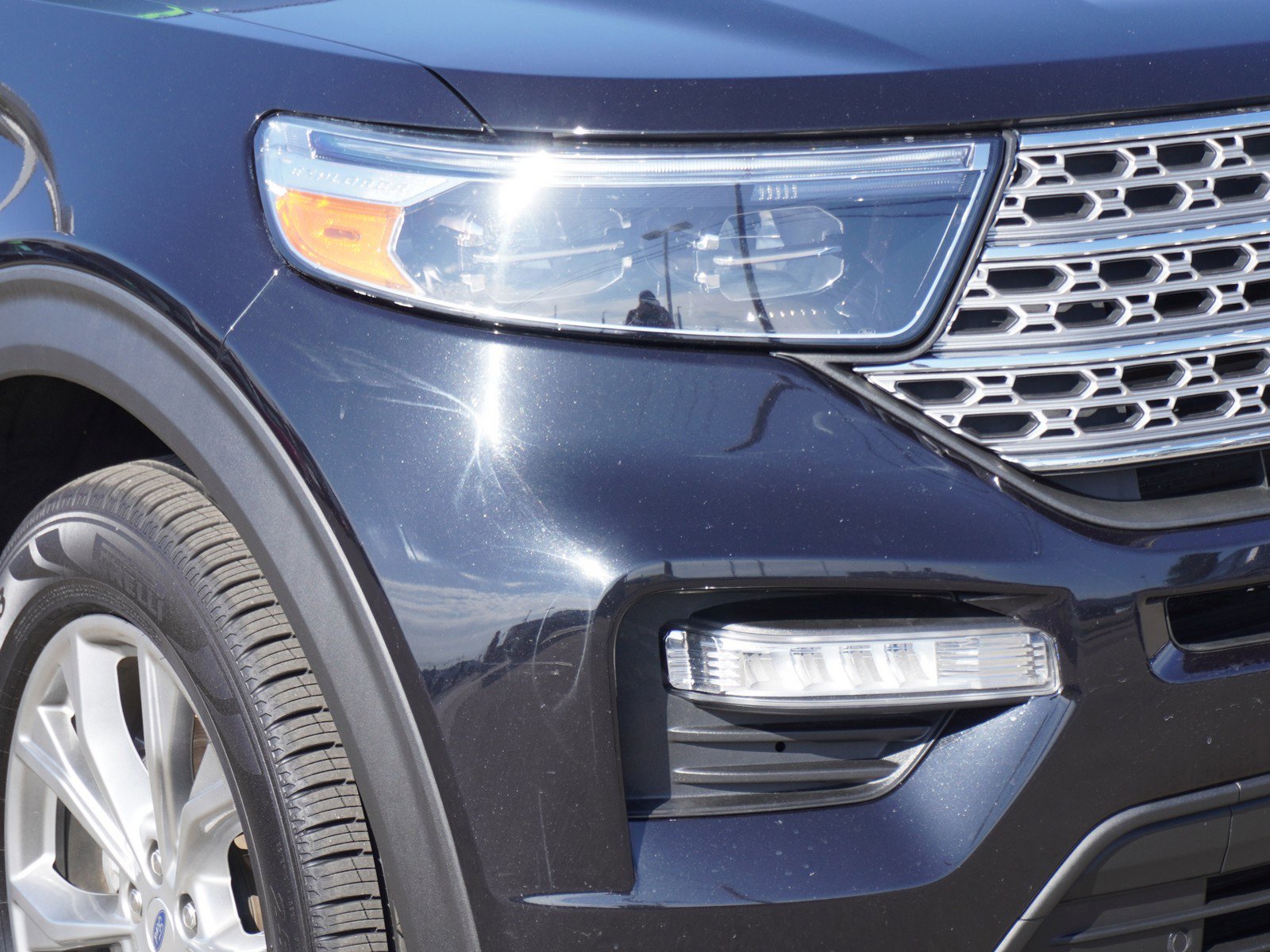 2023 Ford Explorer Limited photo 2