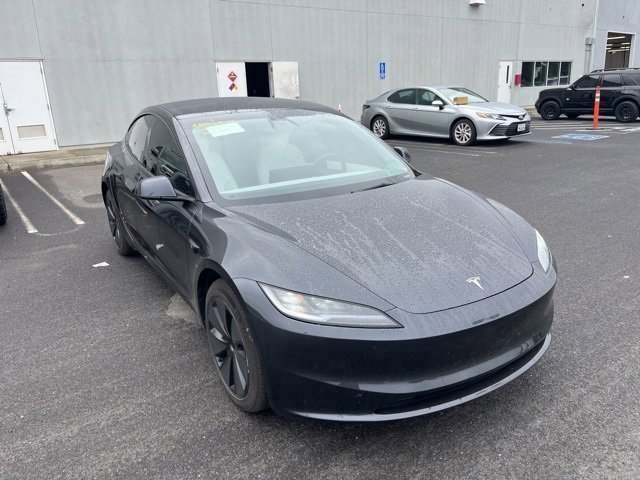 2025 Tesla Model 3 photo 2
