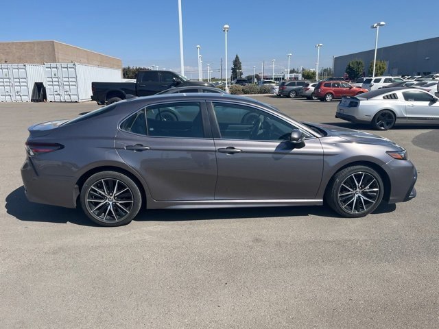 2024 Toyota Camry SE photo 4
