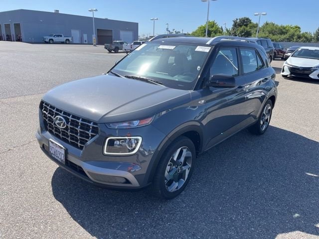 2024 Hyundai Venue Limited IVT's photo
