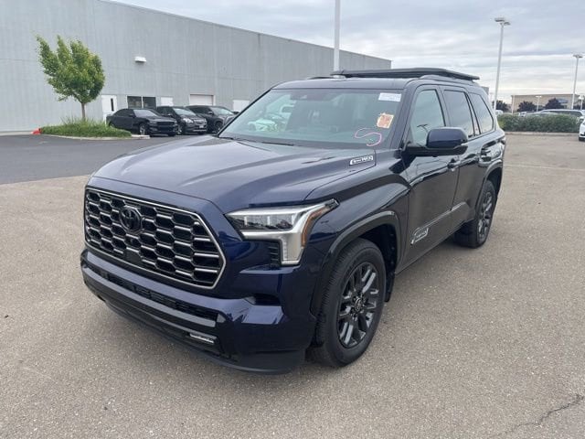 2025 Toyota Sequoia Platinum 4WD i-FORCE MAX Hybrid's photo