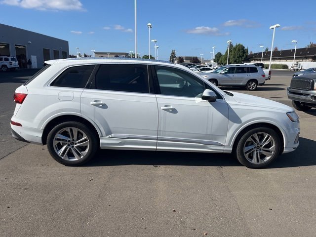 2022 Audi Q7 55 Premium photo 3
