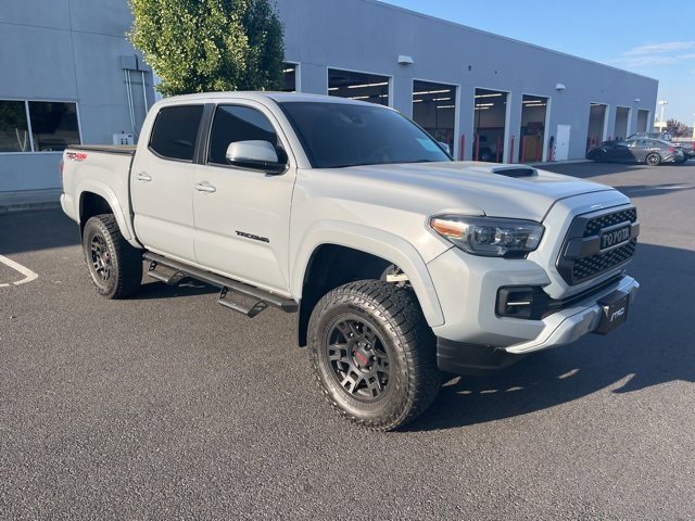 2021 Toyota Tacoma TRD Sport V6 photo 2