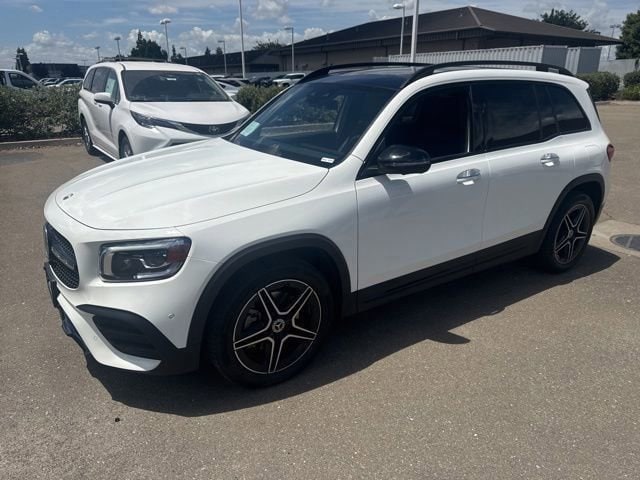2022 Mercedes-Benz GLB GLB 250 4MATIC's photo