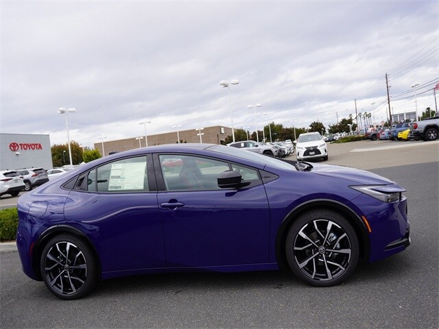 2026 Toyota Prius XSE Premium Plug-in Hybrid photo 4