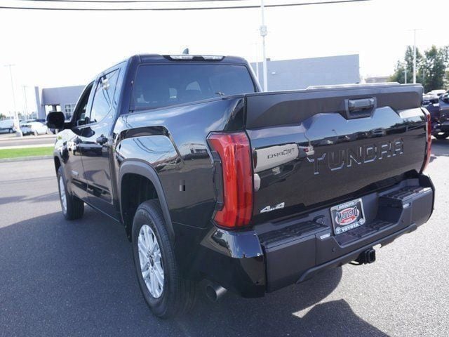 2025 Toyota Tundra SR5 - Photo 9