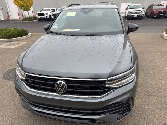 2024 Volkswagen Tiguan SE R-Line Black photo 3