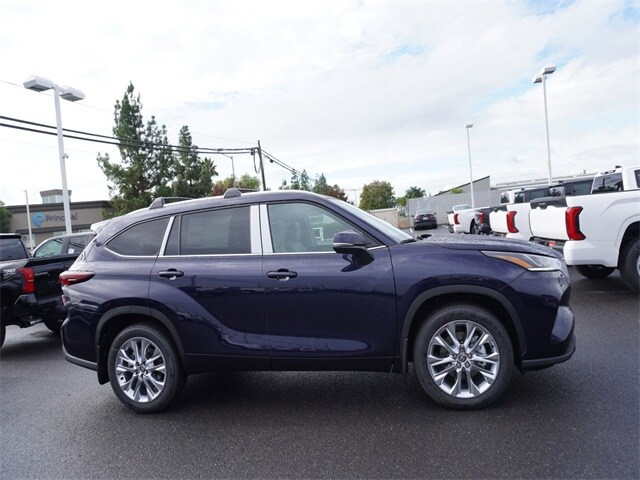2026 Toyota Highlander Limited photo 4