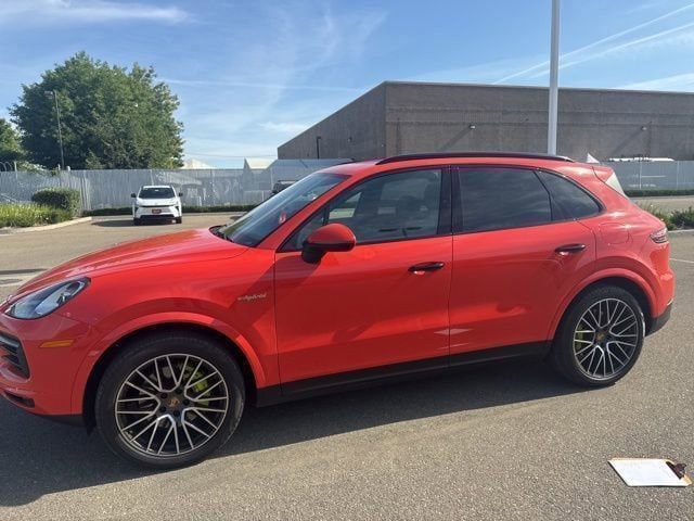 2021 Porsche Cayenne E-Hybrid's photo
