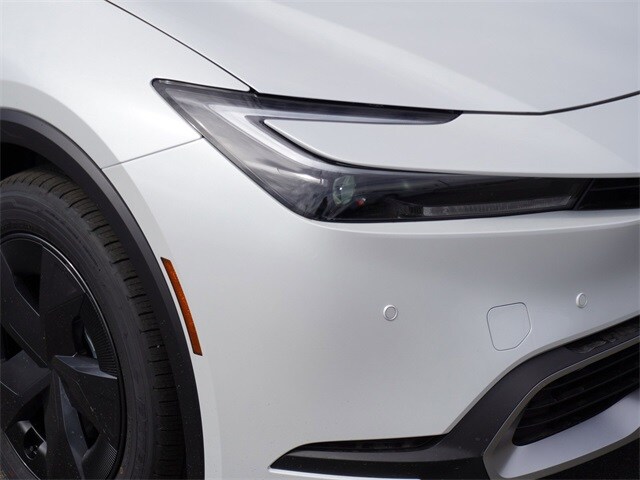 2026 Toyota Prius SE Plug-in Hybrid photo 3